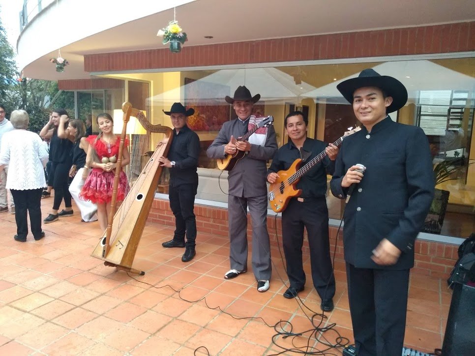 grupo llanero de lujo Joropo sin fronteras